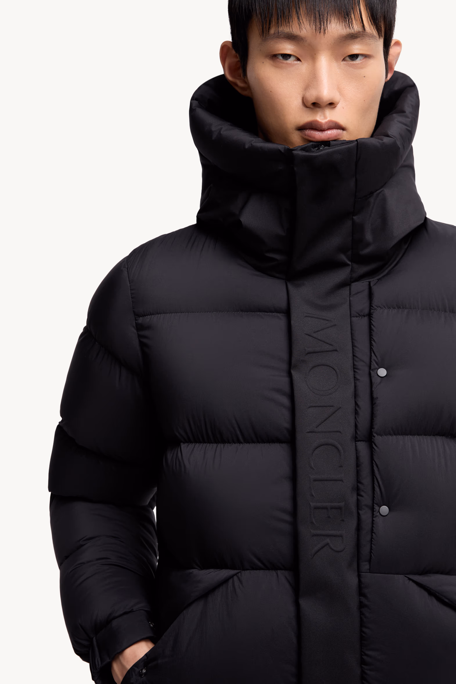 Madeira Hooded Short Down Jacket Men Black Moncler 7